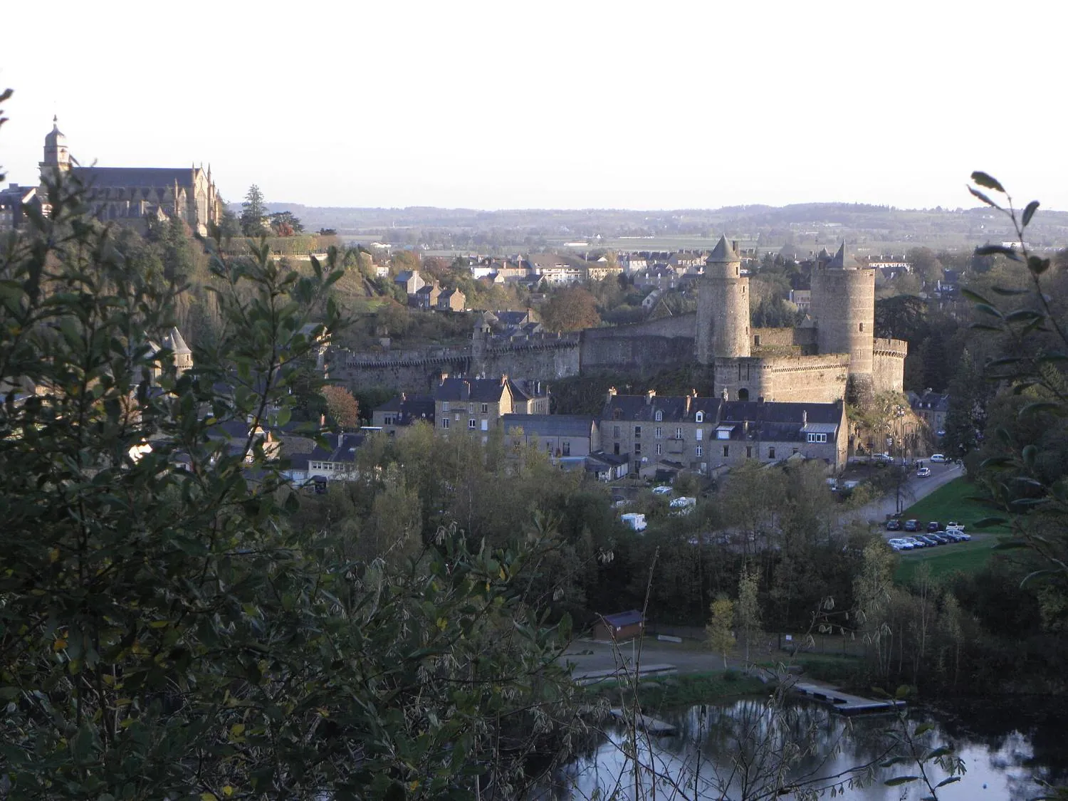 02-chateau-de-fougeres-ville-d-art-et-d-histoire