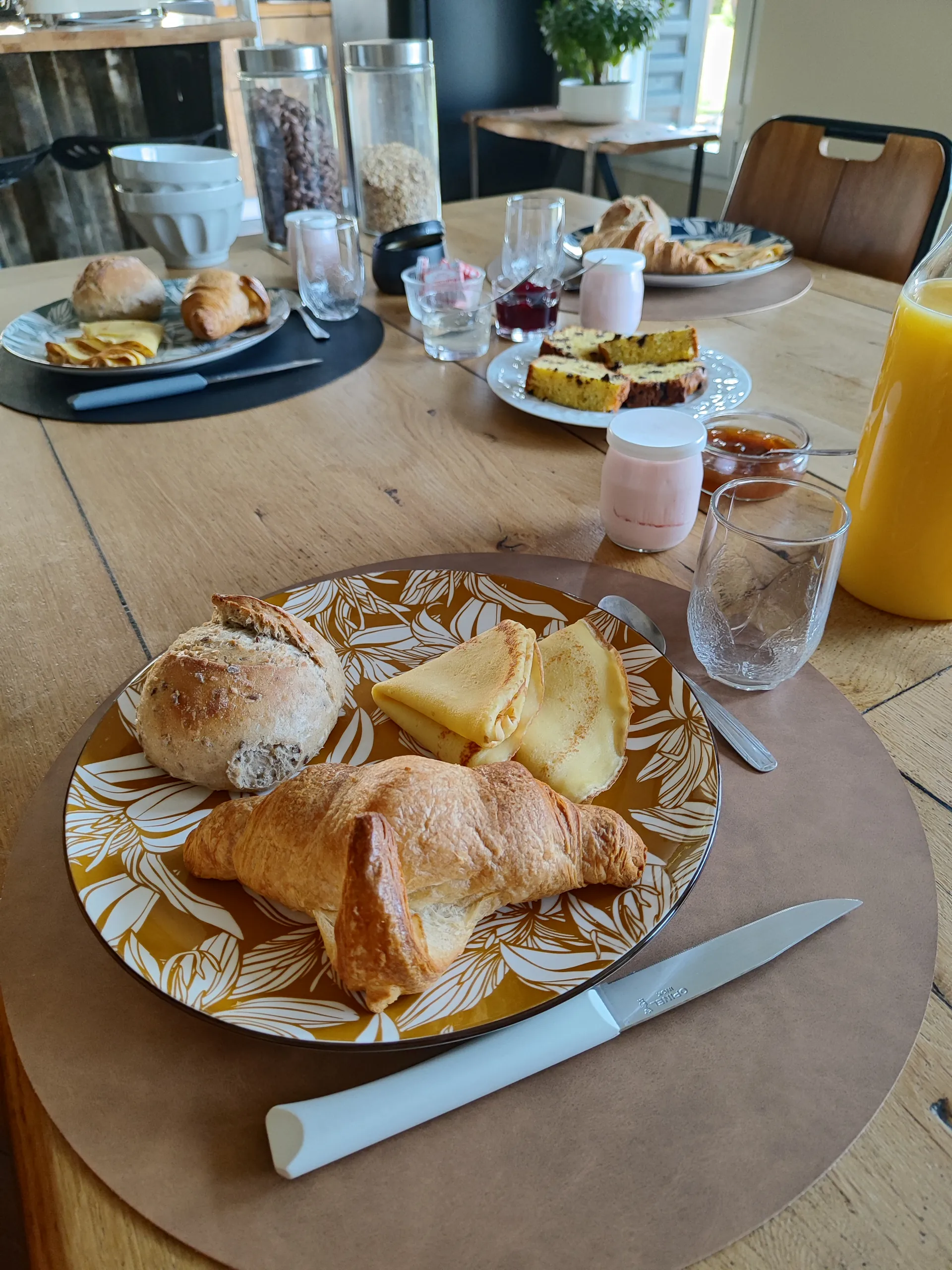 03-petit-dejeuner-copieux-randonneurs